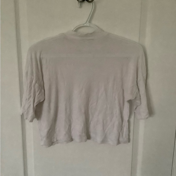 White short sleeve shirt - Picture 2 of 3